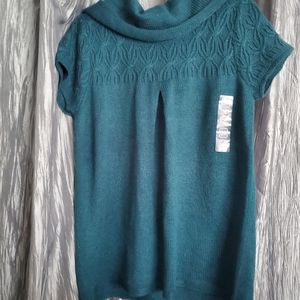 Tags attached.Womens Short Sleeve Sweater. Size XL